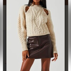 ASTR The Label Natalie Cable-Knit Cold-Shoulder Sweater Size XL NWT